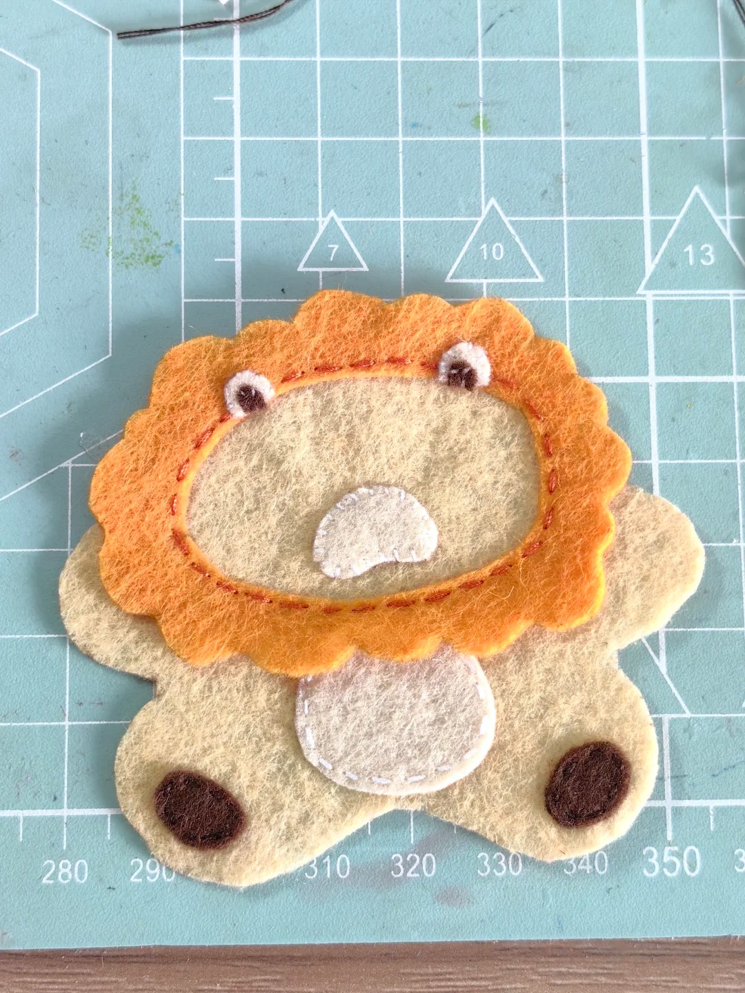 不织布小狮子教程_2_小狗丸子哈哈哈_来自小红书网页版.jpg 不织布小狮子教程_2_小狗丸子哈哈哈_来自小红书网页版.jpg