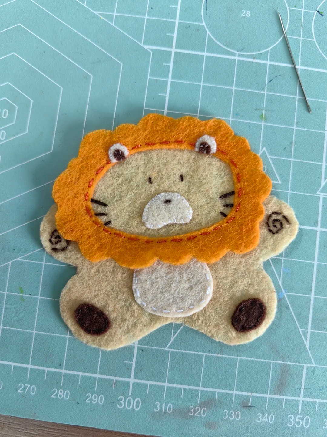 不织布小狮子教程_4_小狗丸子哈哈哈_来自小红书网页版.jpg 不织布小狮子教程_4_小狗丸子哈哈哈_来自小红书网页版.jpg