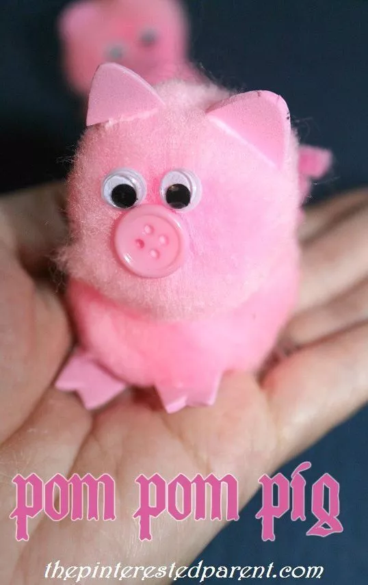 Pom pom pig craft